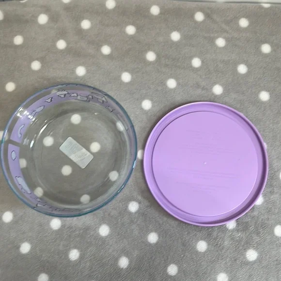 Hello Kitty Pyrex Storage Container - Picture 6 of 6